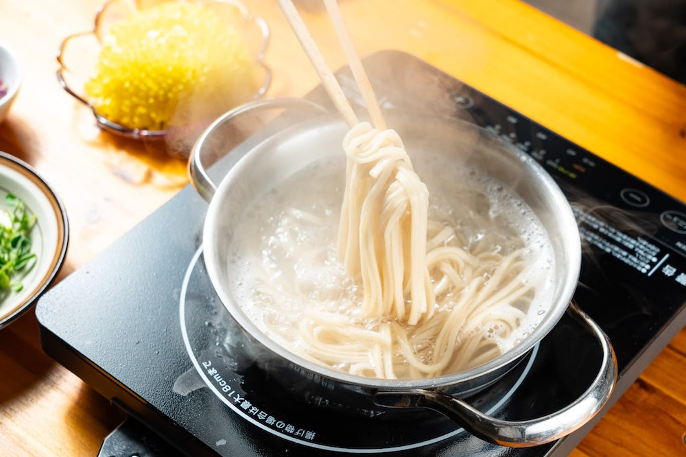 株式会社樞(KURURU)が販売する奈良県産有機JAS認証玄米100%使用玄米麺の料理例