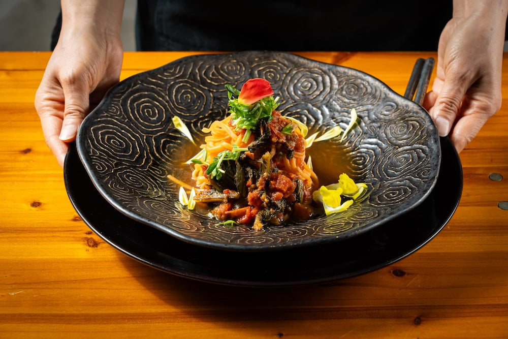 株式会社樞(KURURU)が販売する奈良県産有機JAS認証玄米100%使用玄米麺の料理例