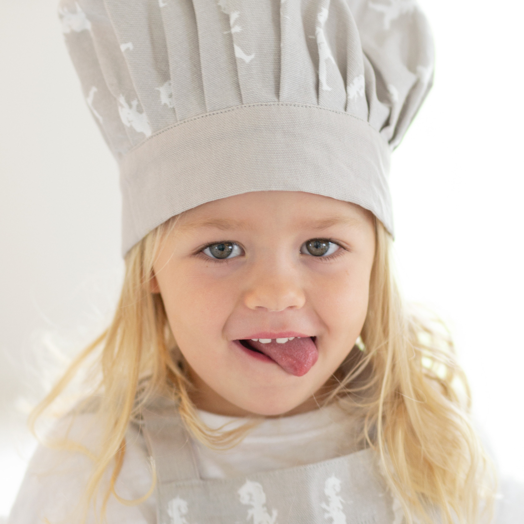 クリケットジャパン株式会社が販売するSOLSTICKAN キッチンエプロン&シェフハット(子供用)