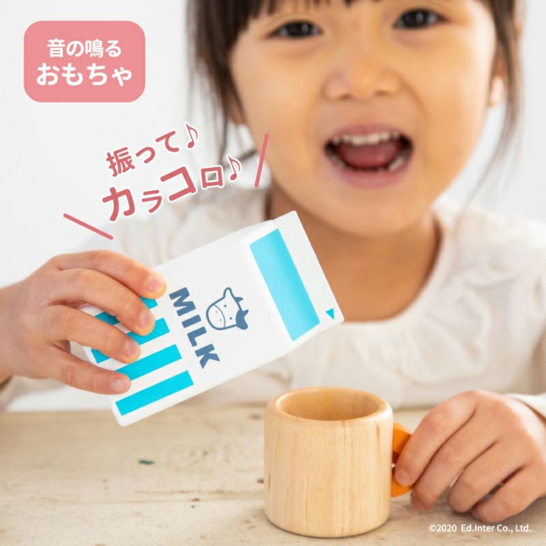 株式会社エドインターが販売する木のおままごと「しぼりたてミルク」