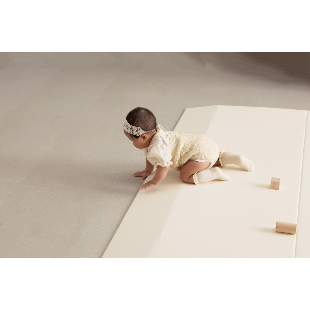 オンリー株式会社が販売するスライドフリープレイマット 全2種