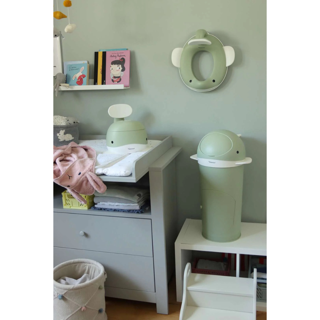 Tri driven株式会社が販売するくじらのおむつポット(ライトブルー)