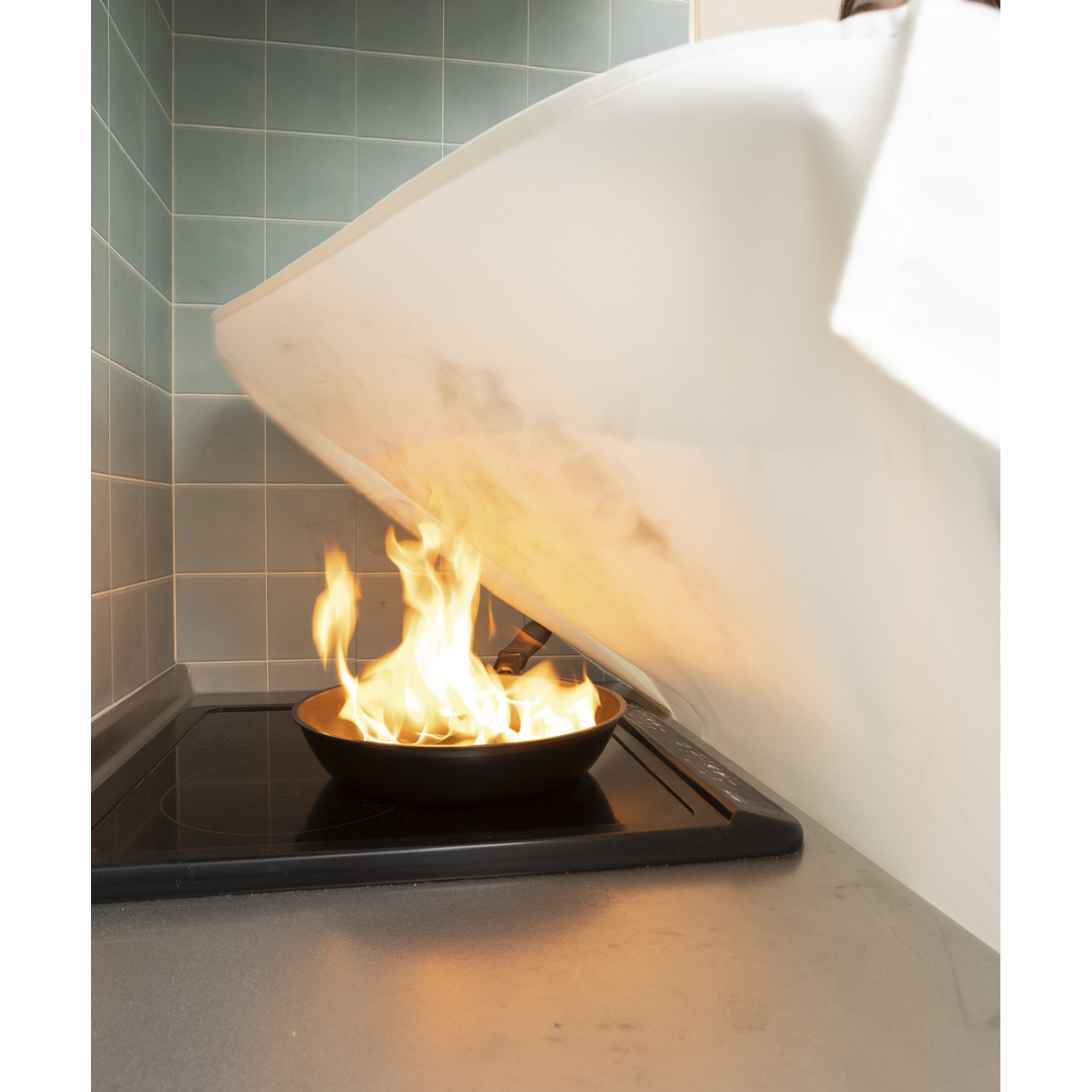 クリケットジャパン株式会社が販売するSOLSTICKAN ファイヤーブランケット