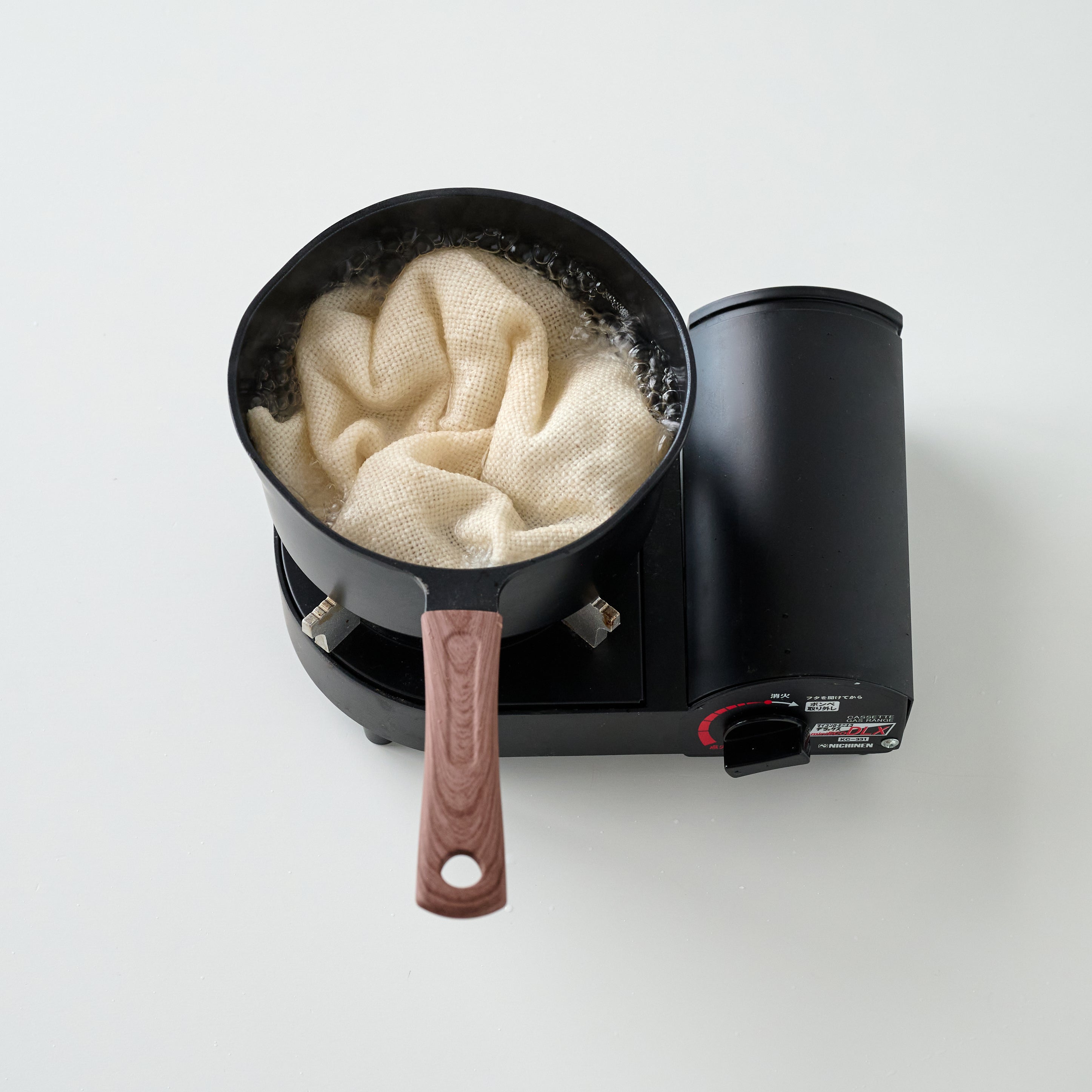 益久染織研究所が販売するガラ紡の和防布30x30