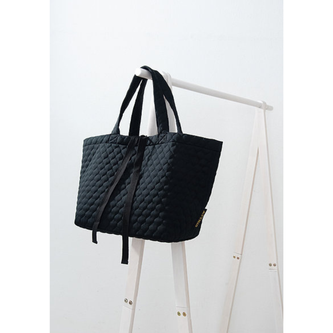 株式会社OUTBLOOMが販売するblack quilt BAG 2way tote black auit 全2種