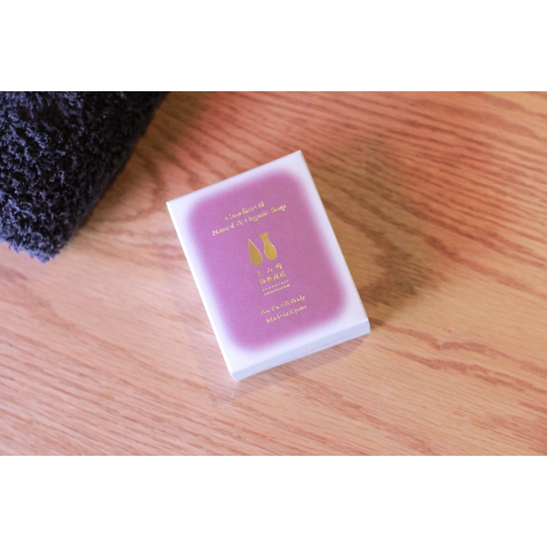 ナルックスホールディングス株式会社が販売する国産カメリナオイル20%以上含有!自然派石鹸国産カメリナオイル20%以上含有!自然派石鹸