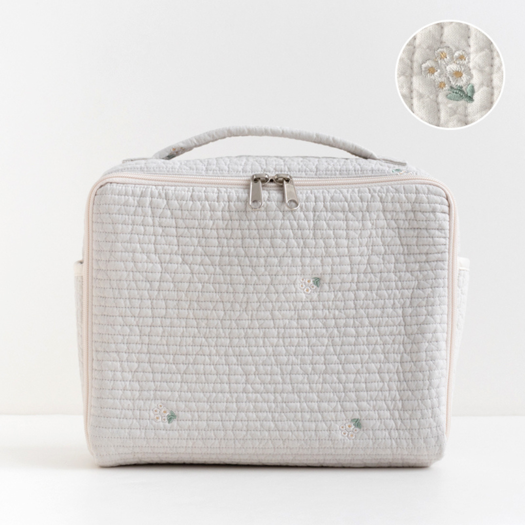 株式会社デコレクションが販売するヌビおむつポーチ