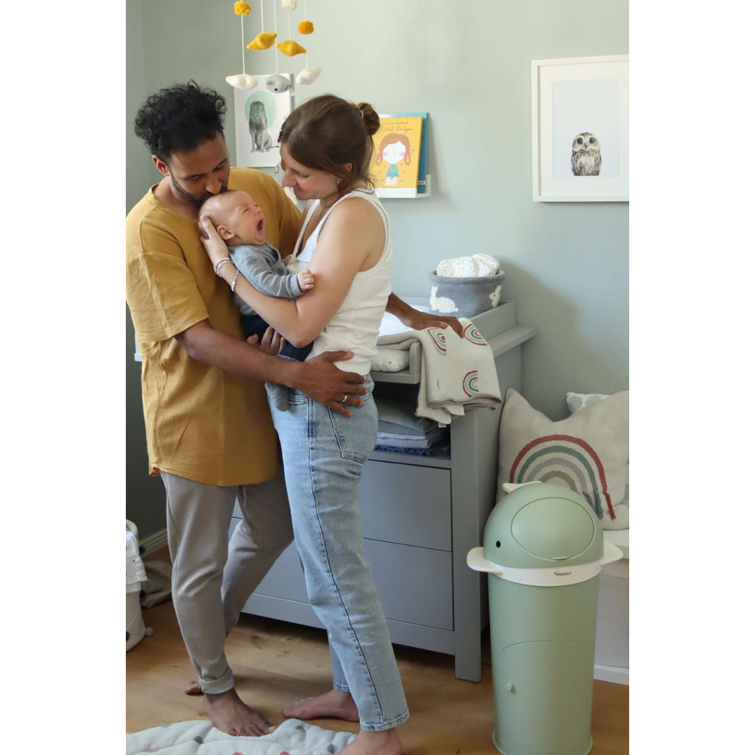 Tri driven株式会社が販売するくじらのおむつポット(ライトブルー)