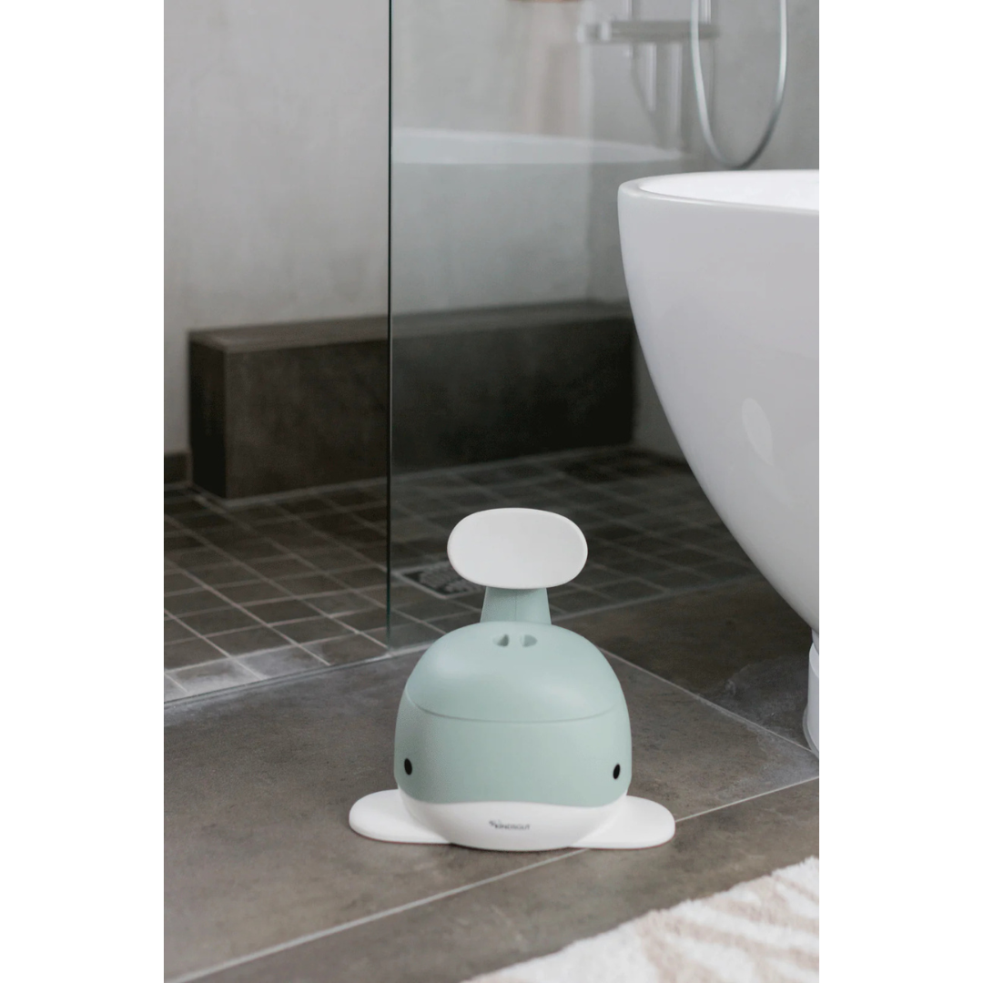 Tri driven株式会社が販売するくじらのおまる(アクアマリン)