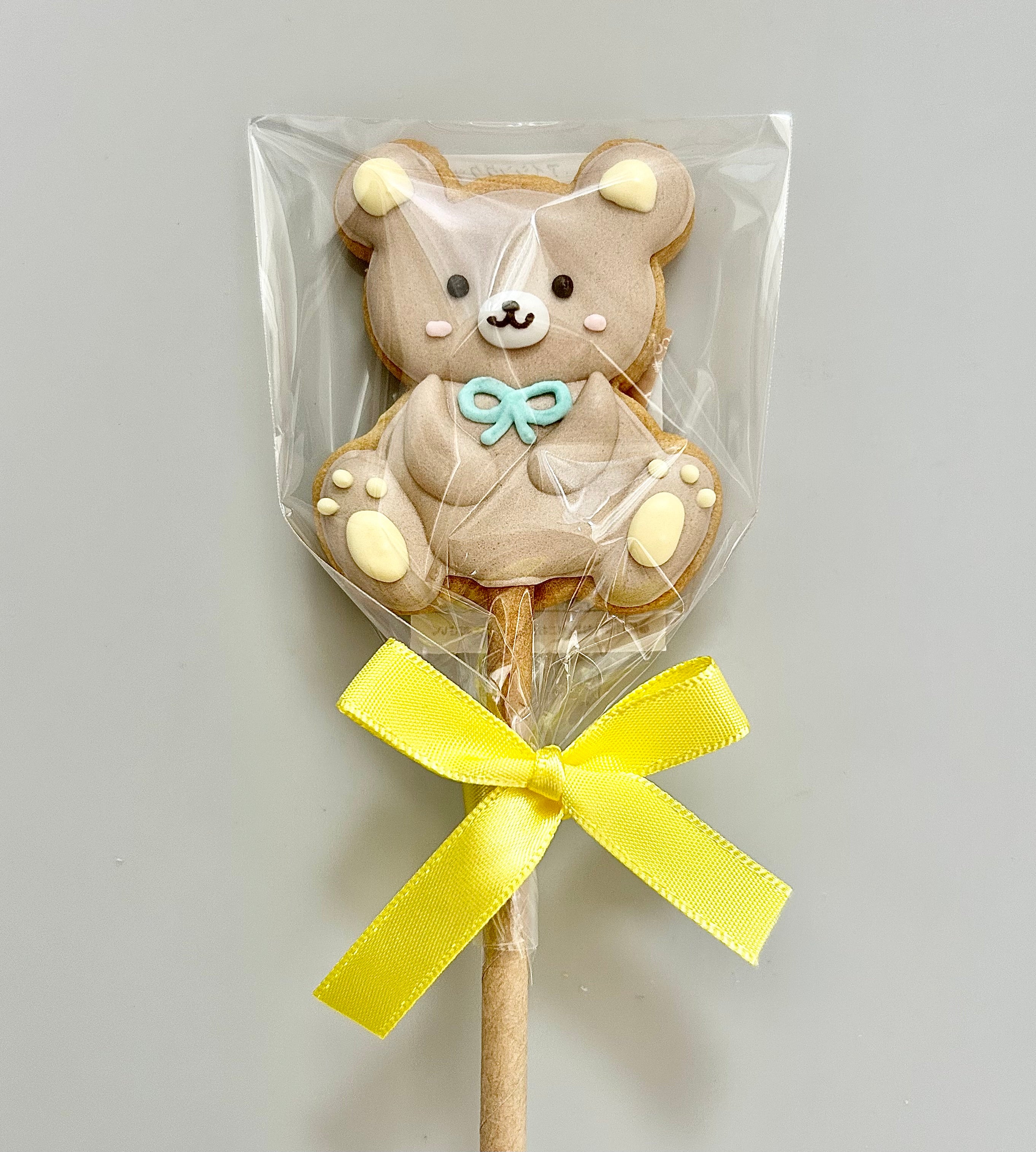 にじいろクッキーが販売するクッキーポップス クマ