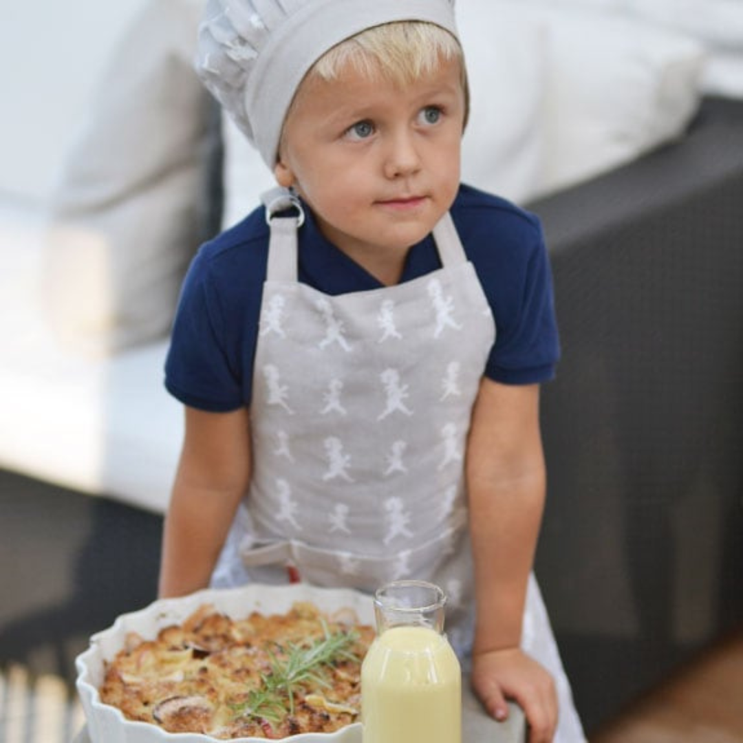 クリケットジャパン株式会社が販売するSOLSTICKAN キッチンエプロン&シェフハット(子供用)