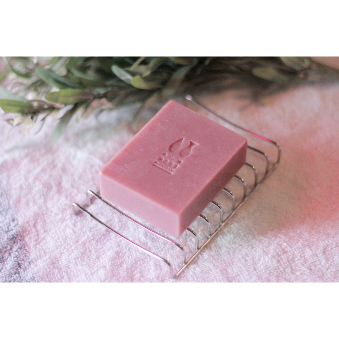 ナルックスホールディングス株式会社が販売する国産カメリナオイル20%以上含有!自然派石鹸国産カメリナオイル20%以上含有!自然派石鹸