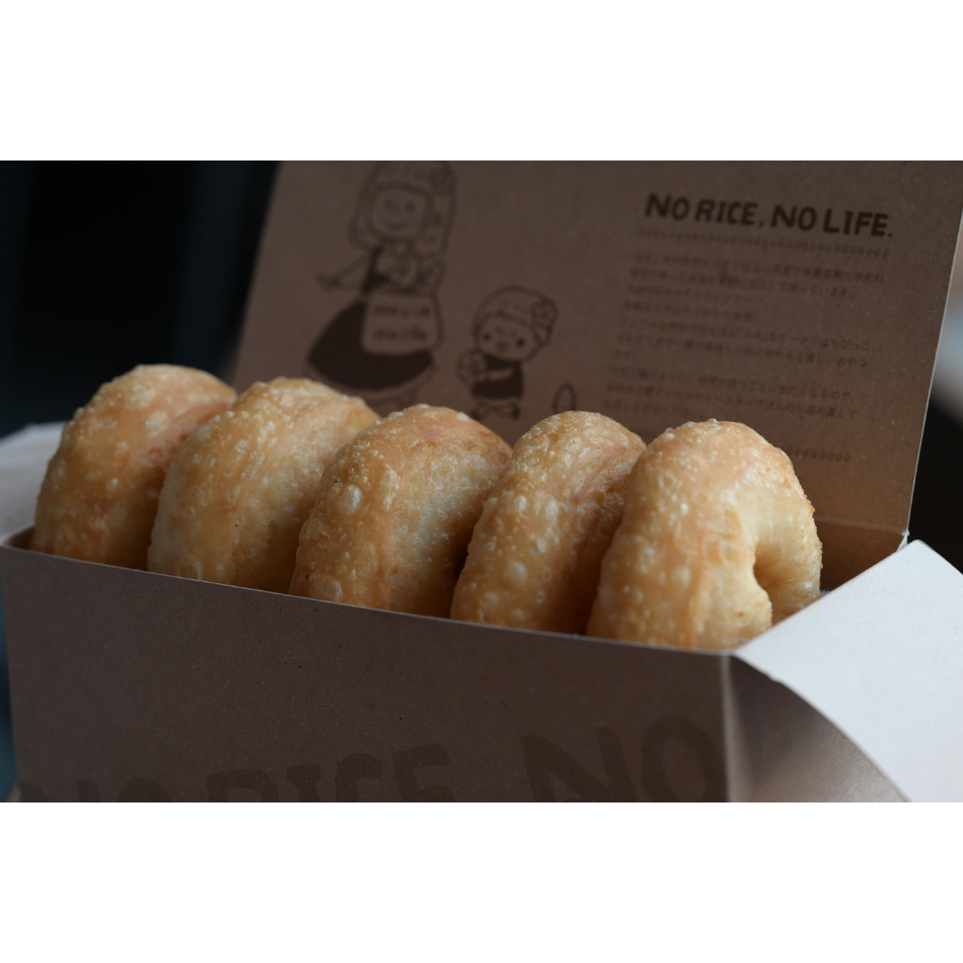 パンとおやつのはるこめが販売する米粉シュガードーナツ（5種セット）