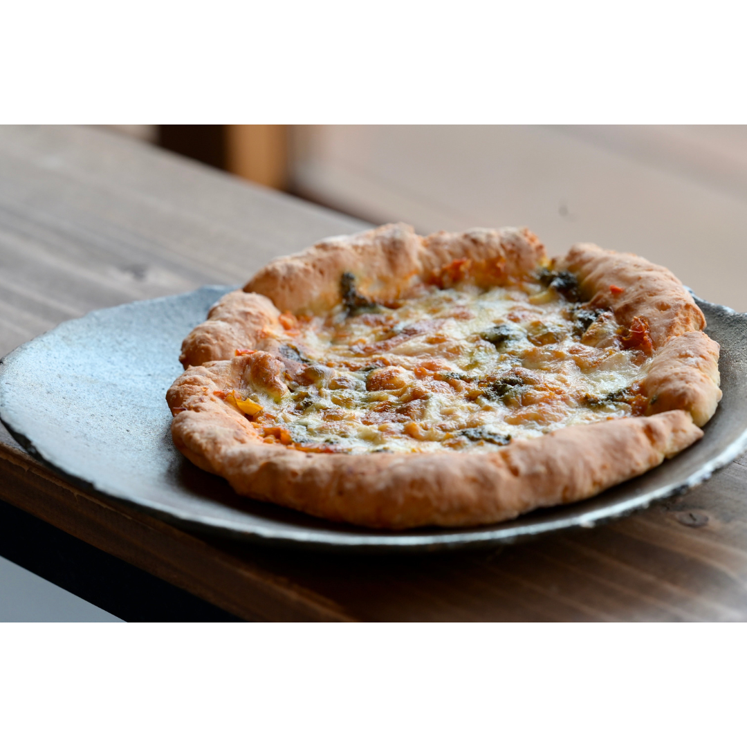 パンとおやつのはるこめが販売する米粉ピザ 全2種