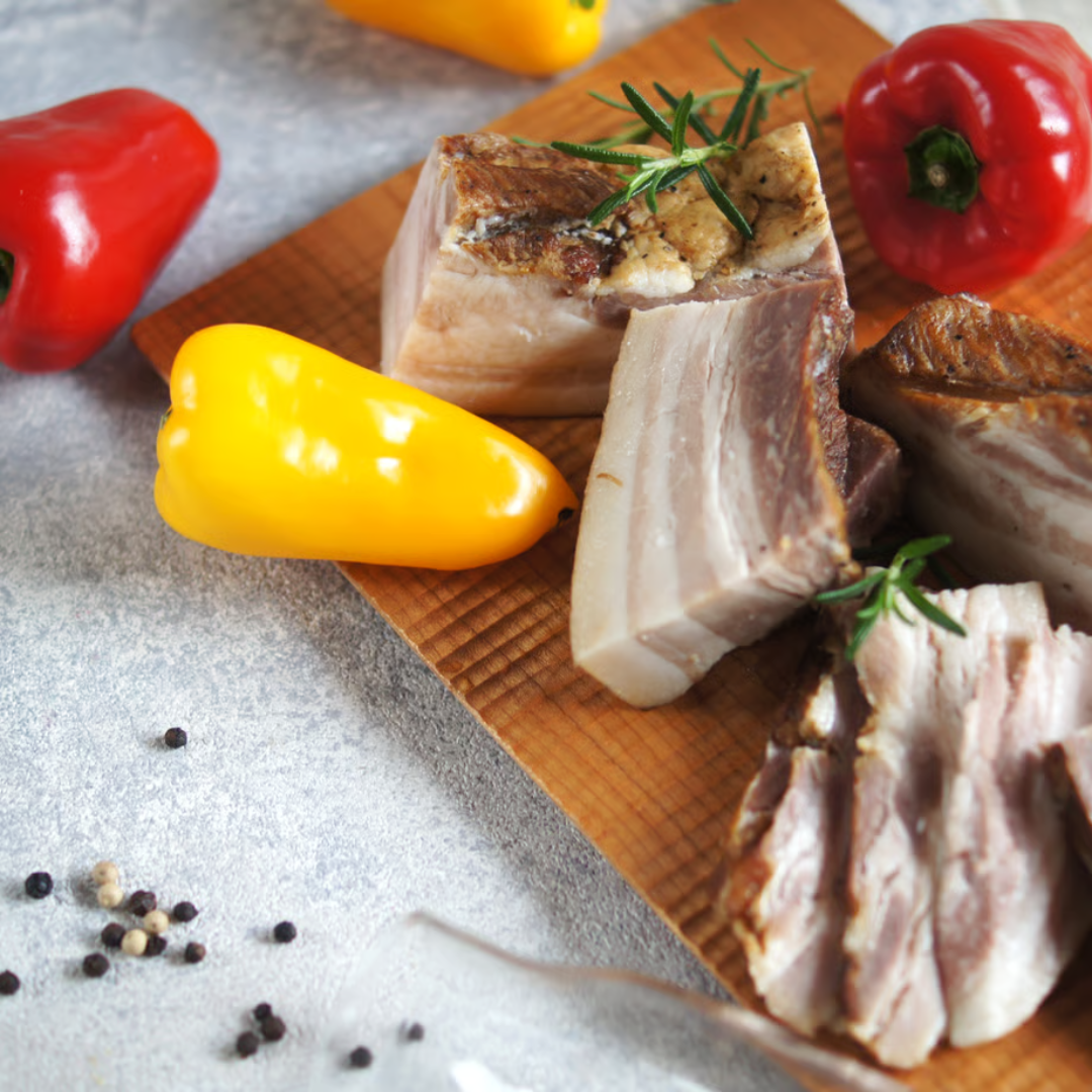 株式会社ファインエースが販売する放牧豚無塩せきスモークベーコン