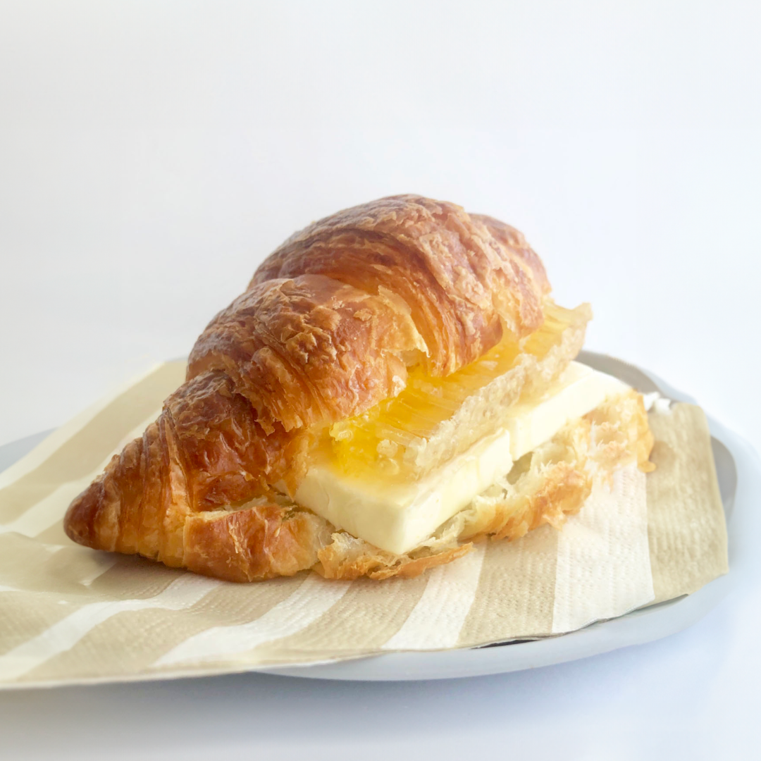 株式会社エイ・ダヴリュー・エイが販売する巣はちみつ オーガニック アカシアコムハニー  化粧箱入り 200g