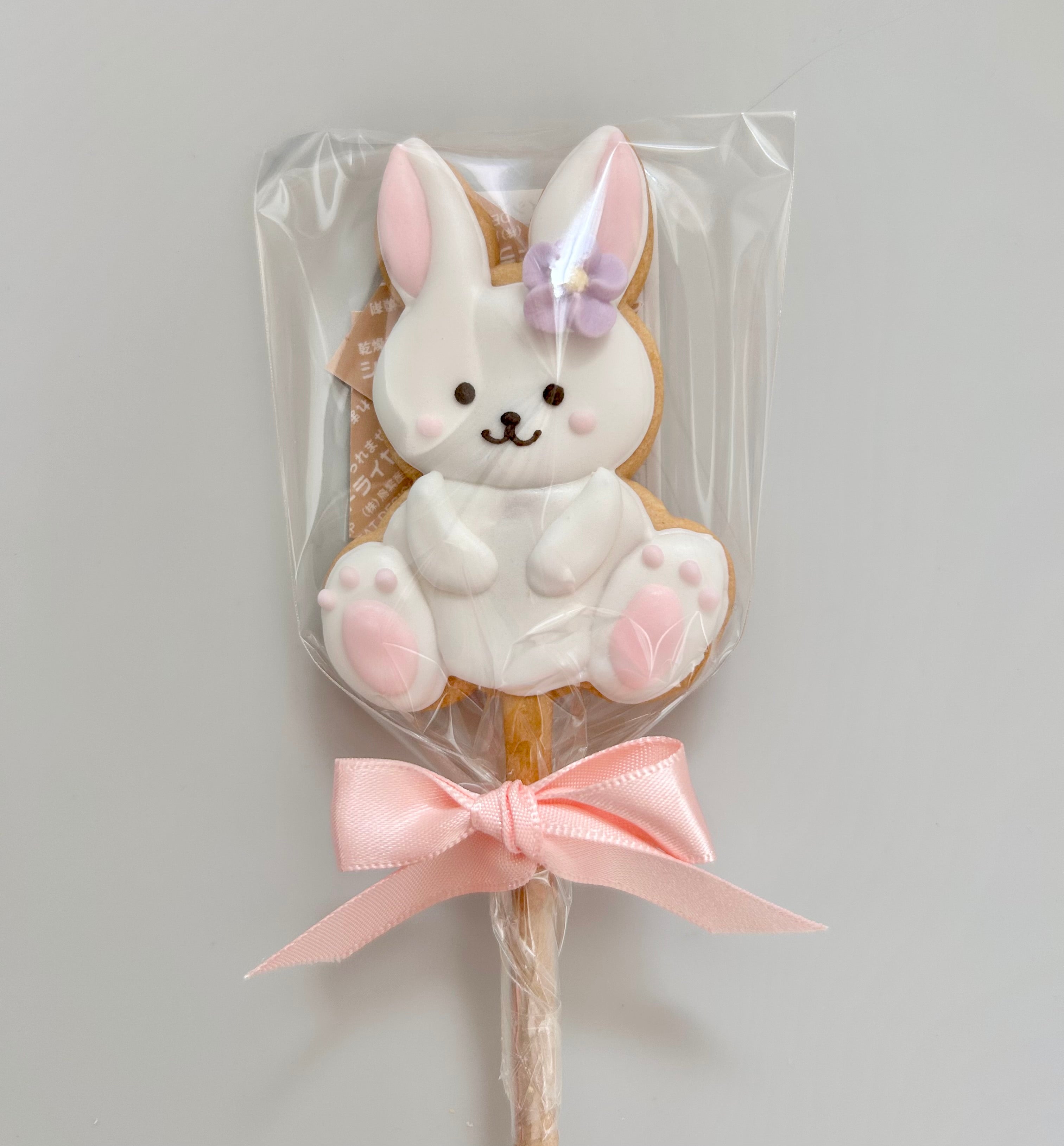 にじいろクッキーが販売するクッキーポップス　ウサギ